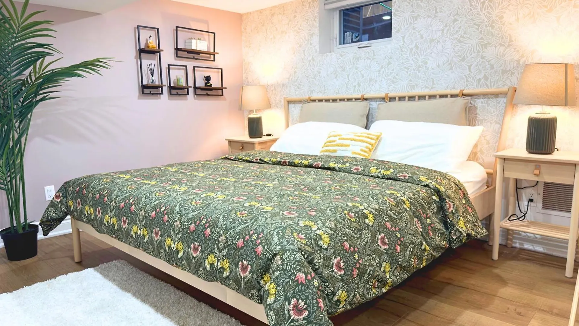Resort-Like 4Br 3Ba Near Downtown, Four Seasons Hot Tub, Gym, King Bed トロント アパート