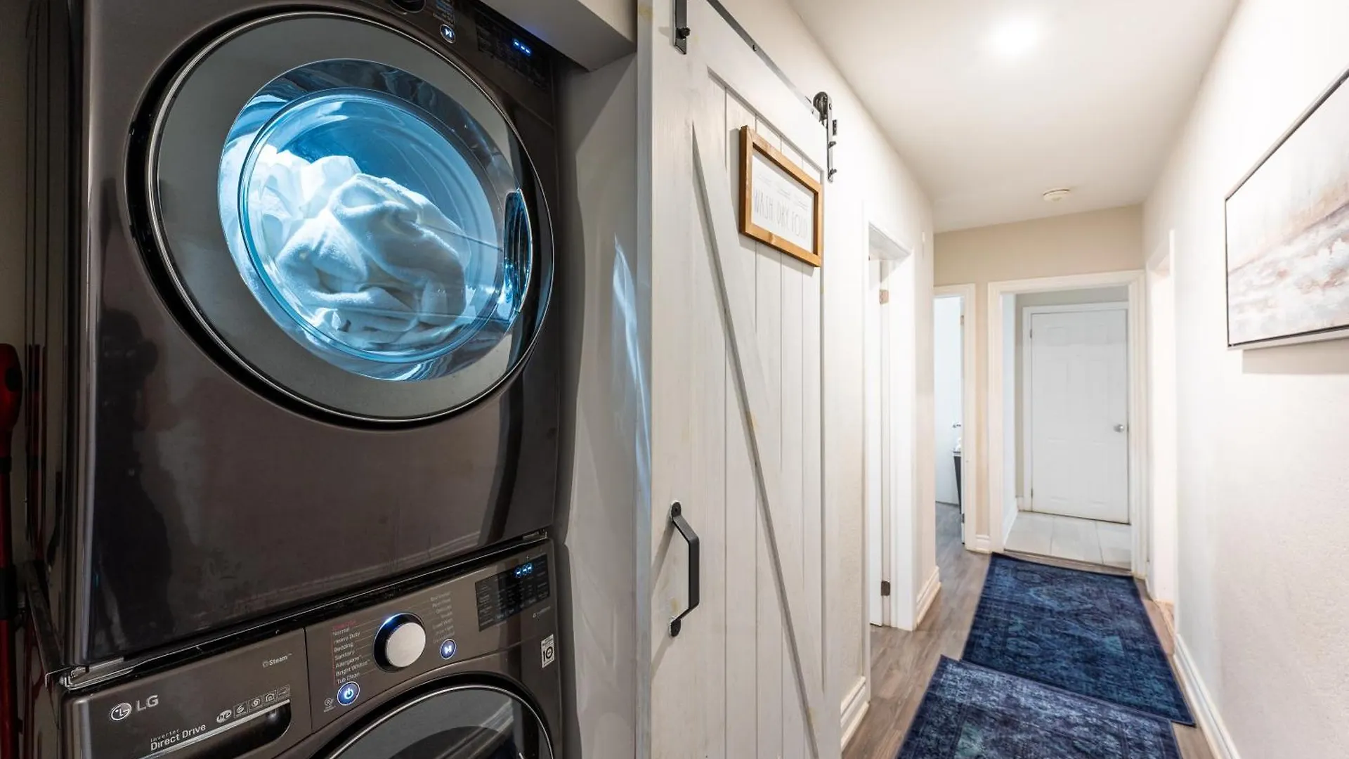 Resort-Like 4Br 3Ba Near Downtown, Four Seasons Hot Tub, Gym, King Bed Toronto 0*,  Canada