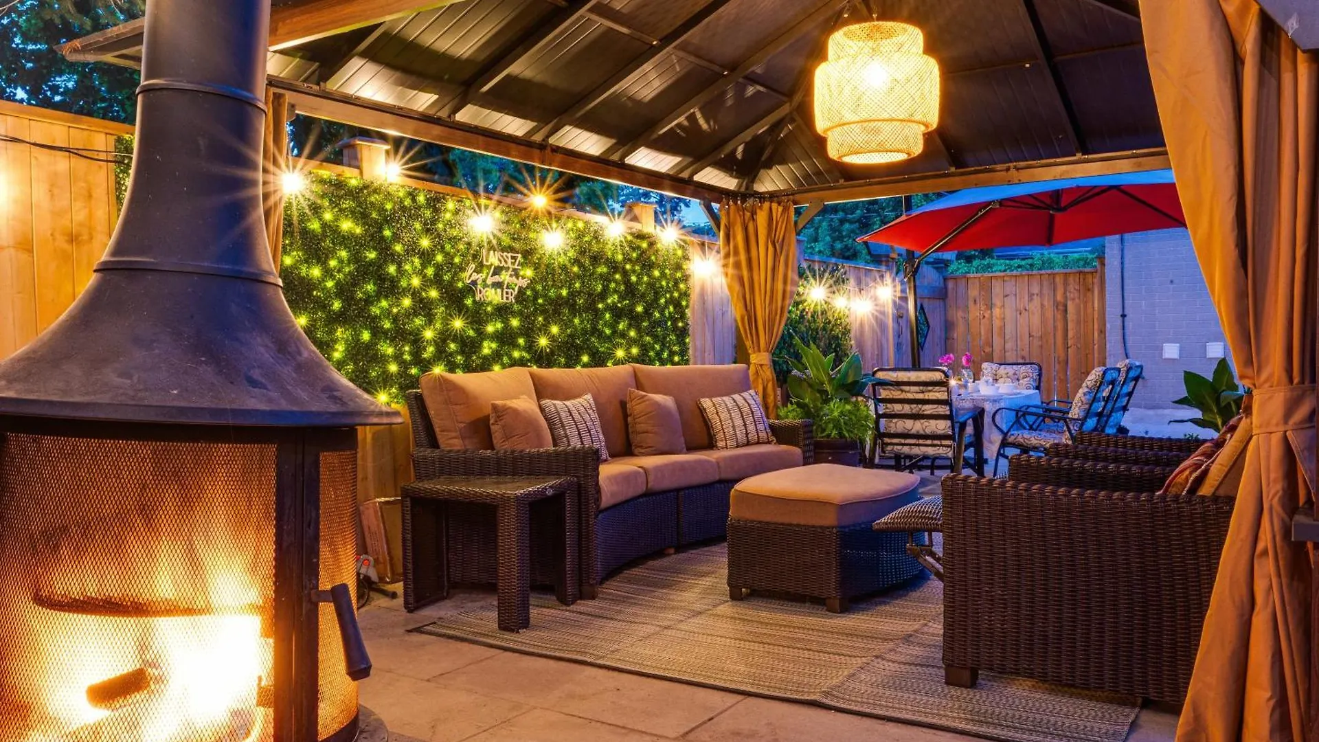 Apartment Resort-Like 4Br 3Ba Near Downtown, Four Seasons Hot Tub, Gym, King Bed Toronto
