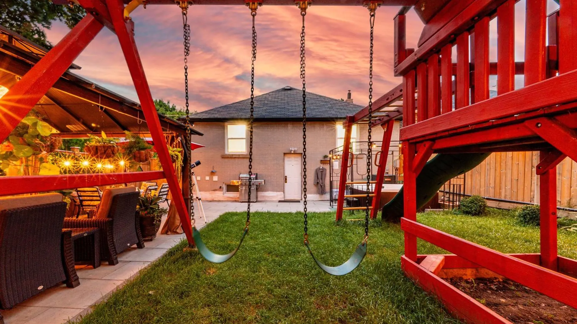 Resort-Like 4Br 3Ba Near Downtown, Four Seasons Hot Tub, Gym, King Bed Toronto 0*,  Canada
